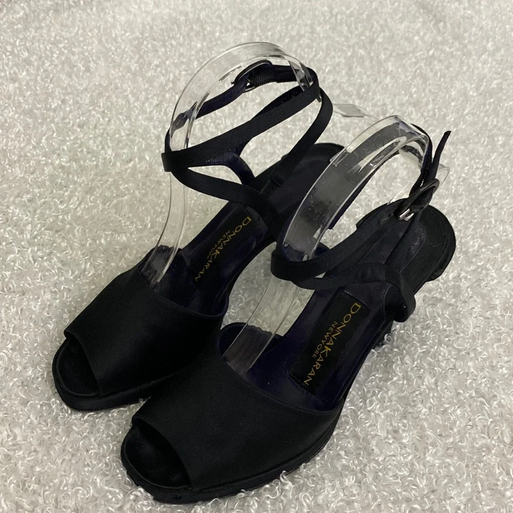 Donna Karan Ladies Size 7 Black High Heel Shoes
